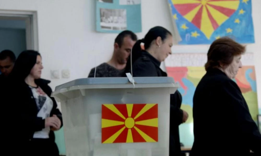 Εκλογές στα Σκόπια: Το προβάδισμα Ζάεφ και το «αλβανικό κλειδί»